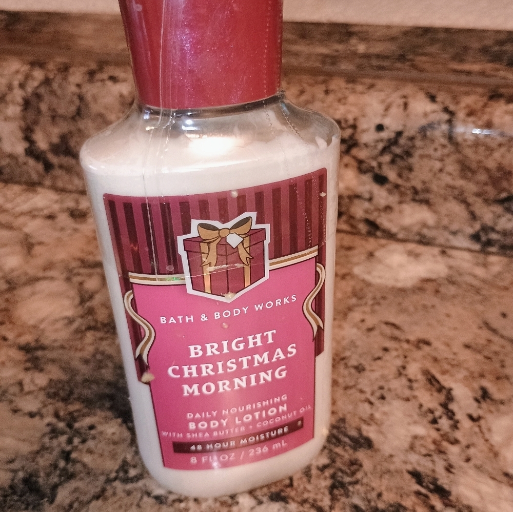 Bath & Body Works Bright Christmas Morning Lotion - Red and Cream